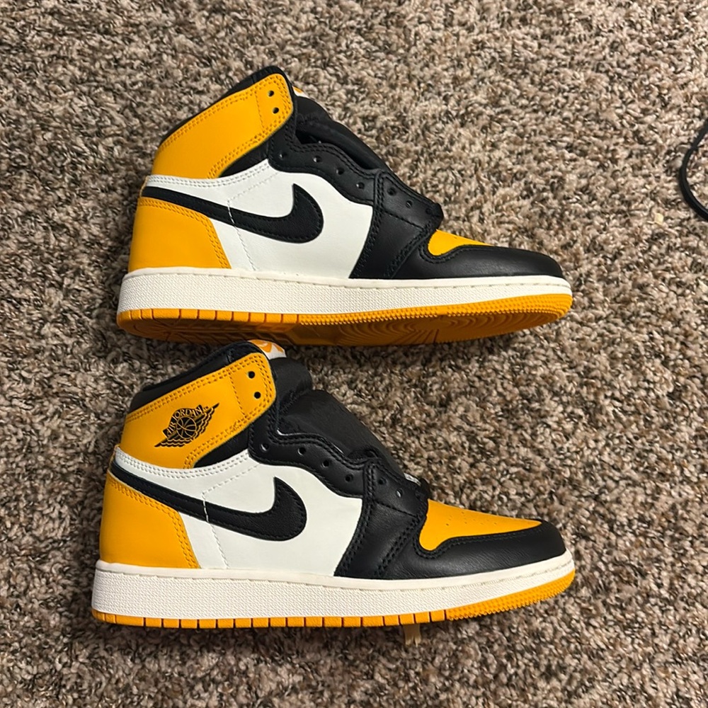Retro 1 taxi 
Brand new 
Size 4y